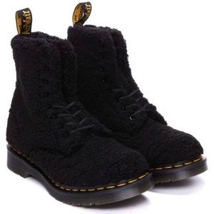 New DR. MARTENS SHEARLING PASCAL 1460 BOOTIES